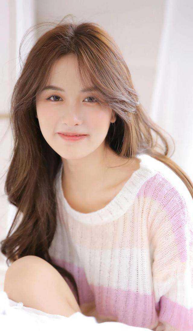 流落荒岛后,我教女神求生