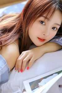 老婆生日当天,我收到她的私房照