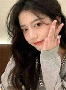 大明星很娇气，贴身保镖亲不停